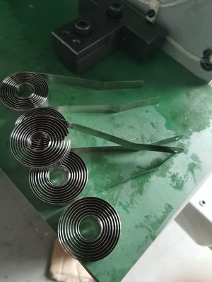 5.5KW CNC Spring Forming Machine Дополнительные системы разматывателя и 200 кг